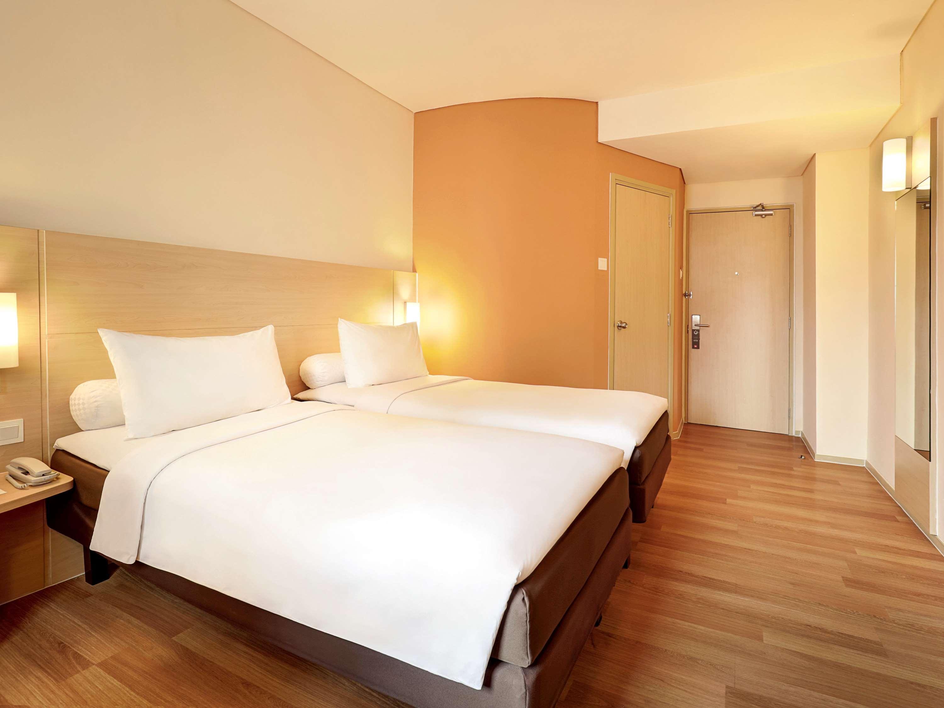 Ibis Jakarta Harmoni Екстер'єр фото
