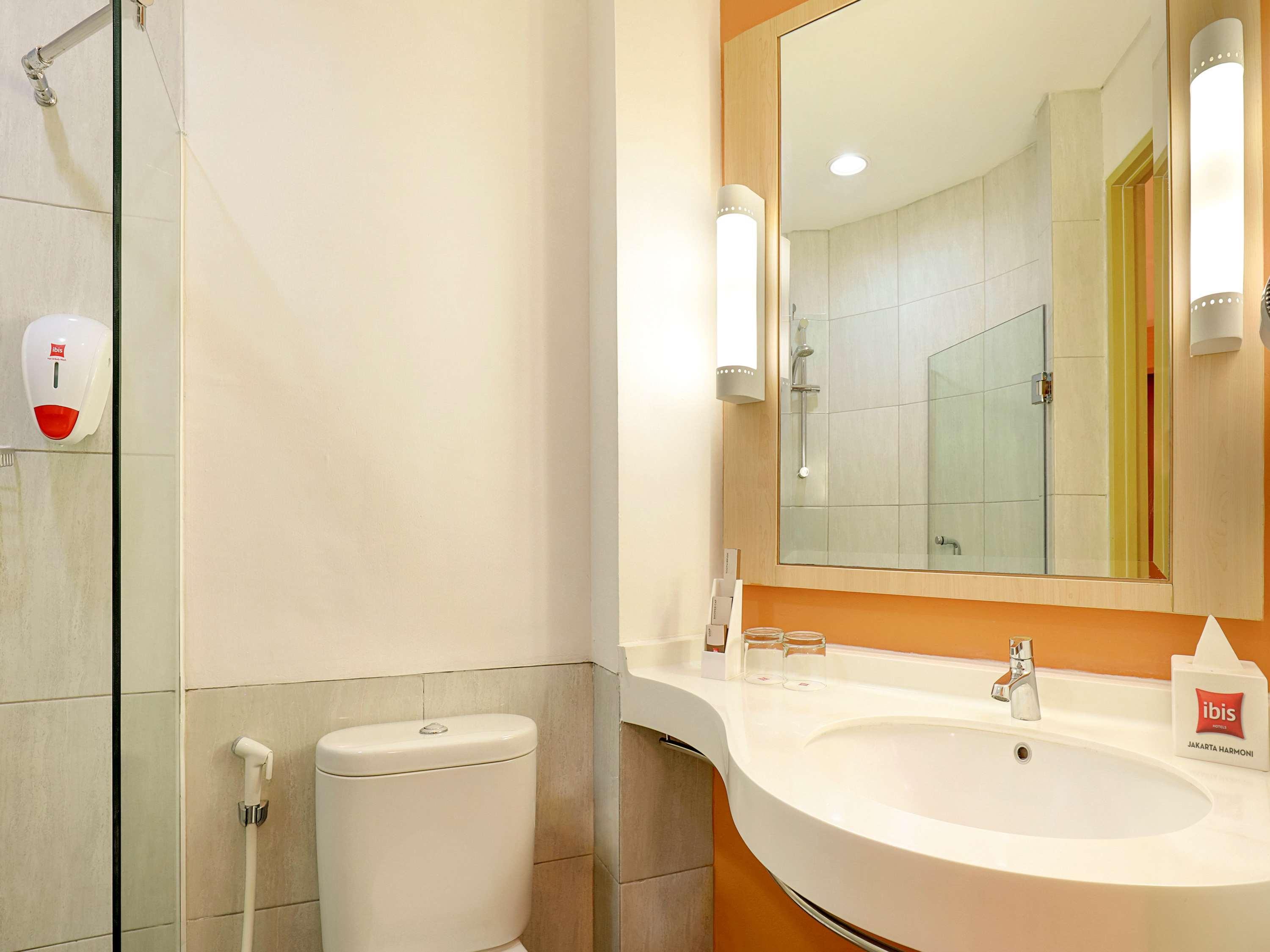 Ibis Jakarta Harmoni Екстер'єр фото
