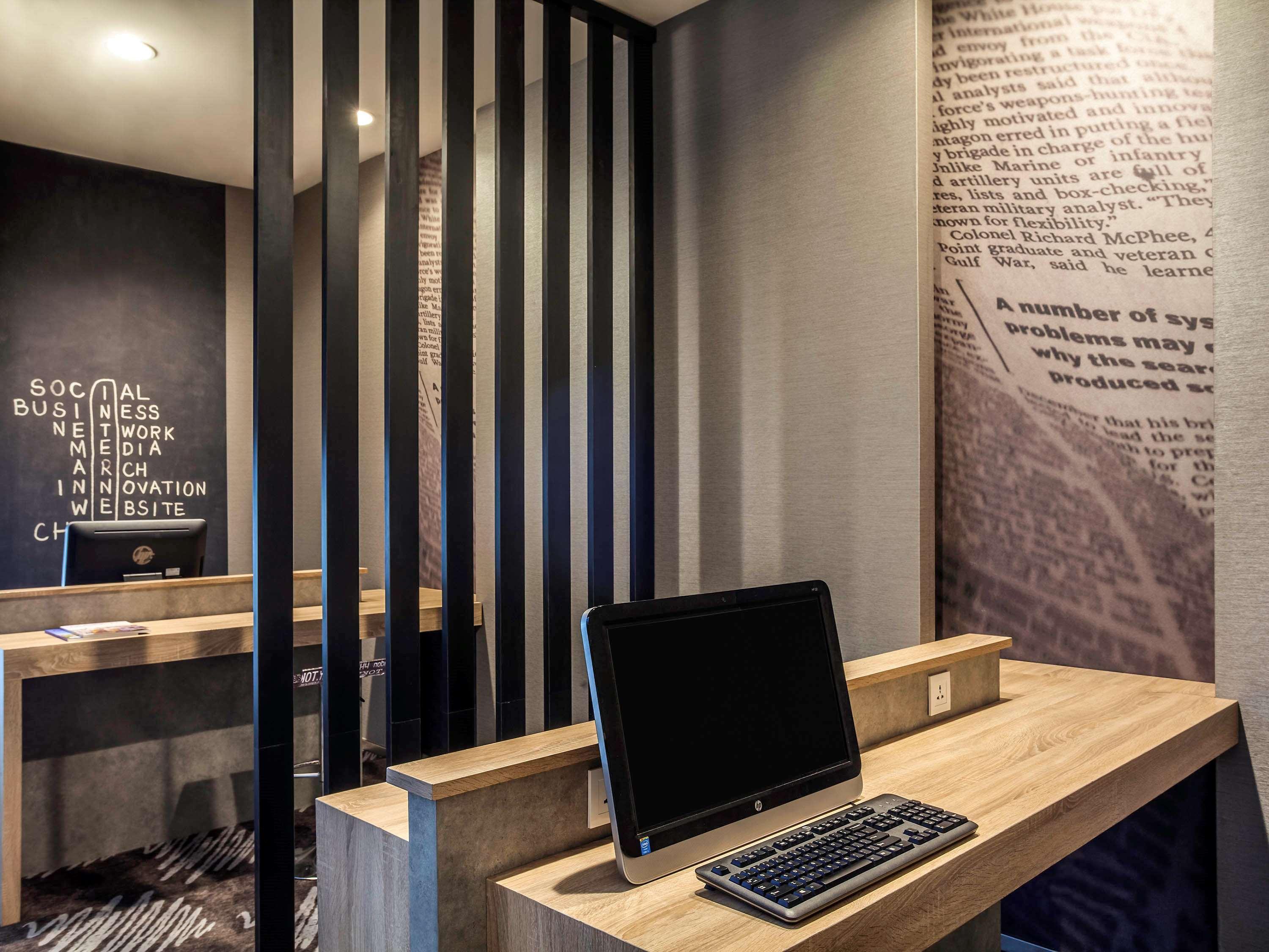 Ibis Jakarta Harmoni Екстер'єр фото