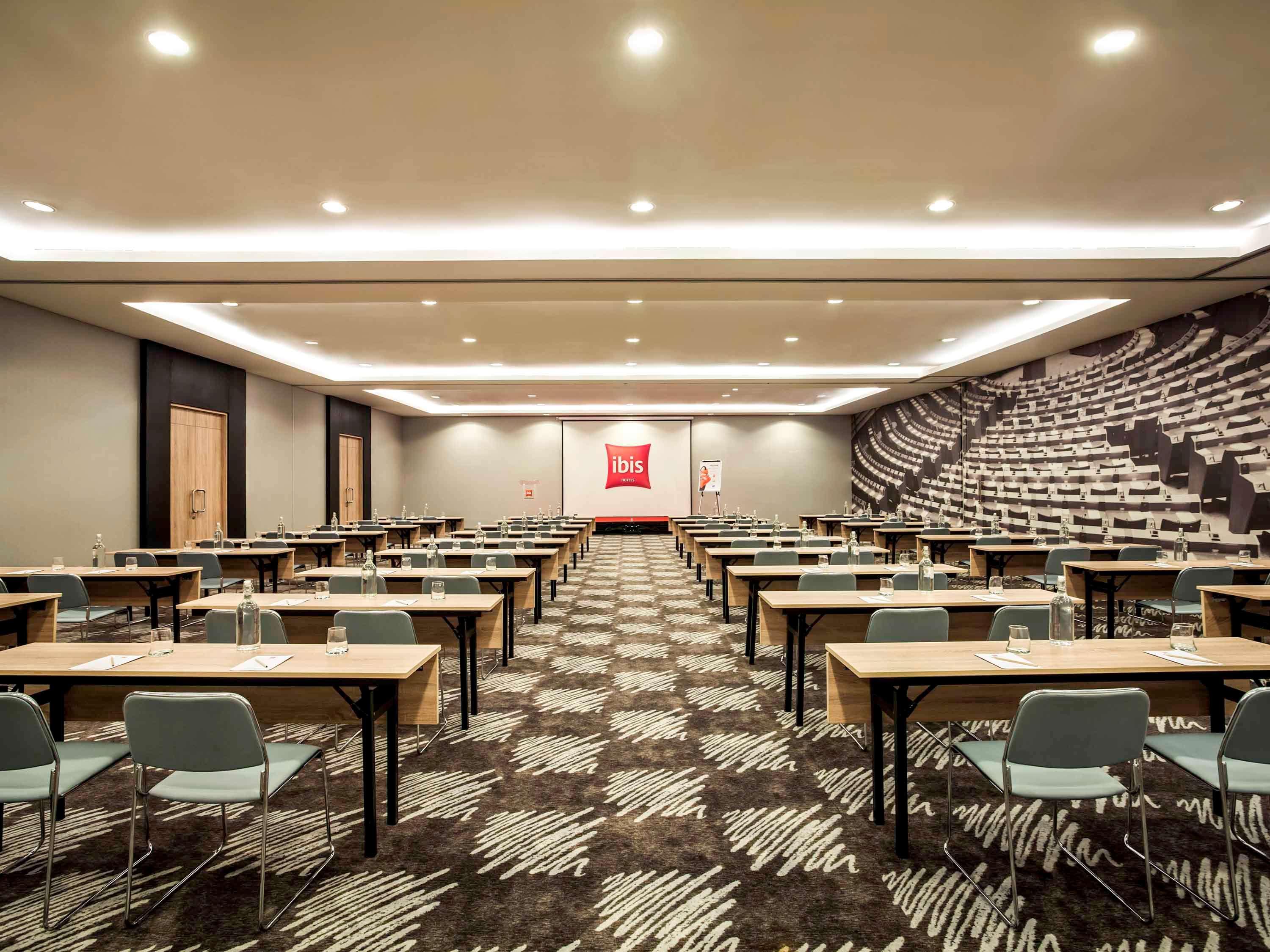 Ibis Jakarta Harmoni Екстер'єр фото