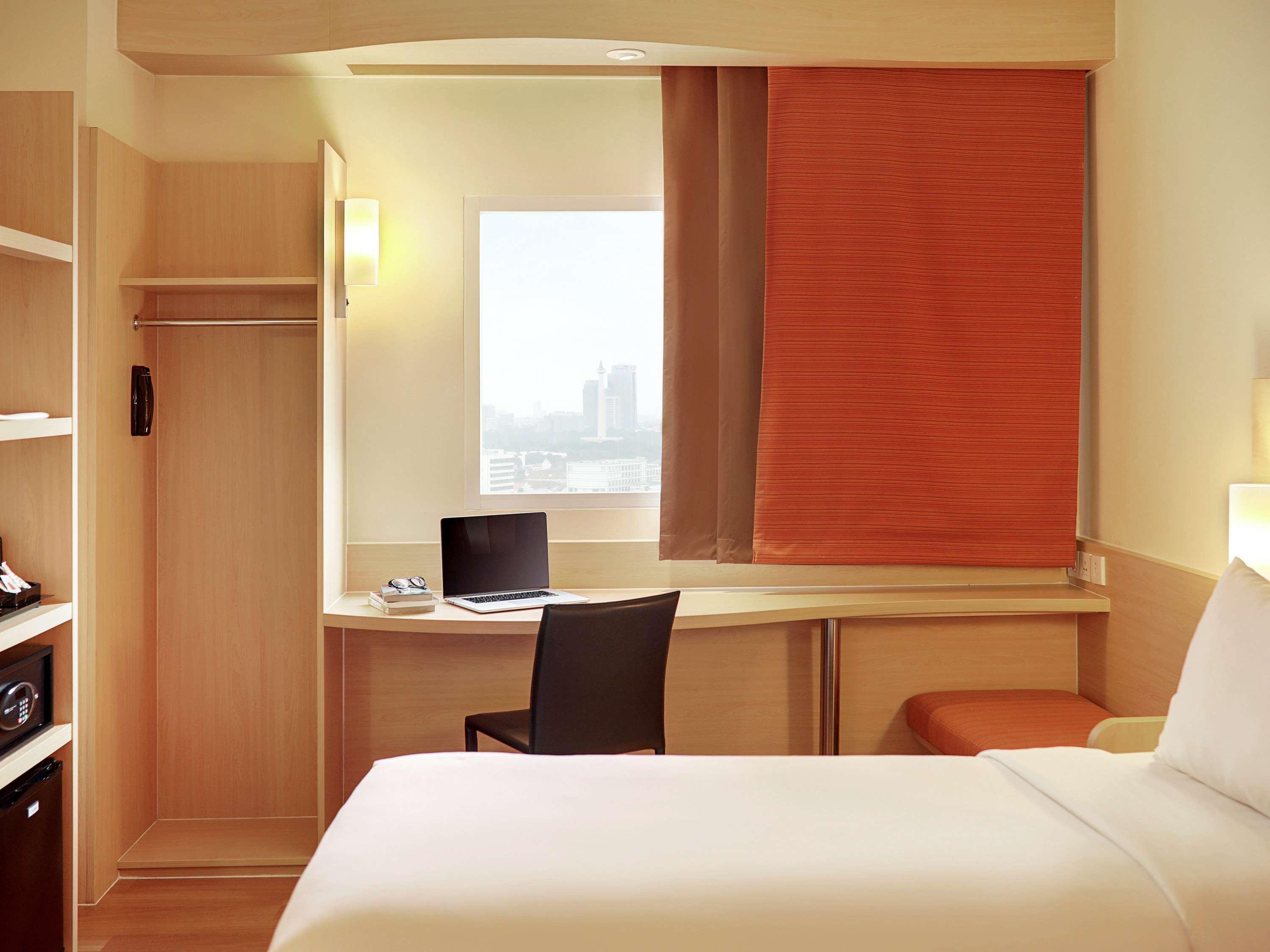Ibis Jakarta Harmoni Екстер'єр фото